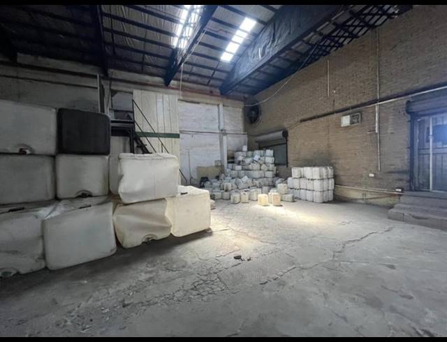 4,200M² WAREHOUSE FOR SALE IN DALVIEW